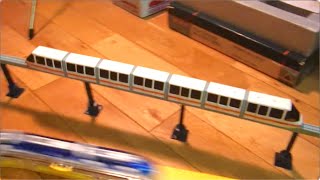 HO scale monorail and linear motor car [upl. by Annaigroeg]