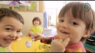 Crèches parentales lalternative aux problèmes de garde denfants bienvenue chez Lutin Lune [upl. by Noteek]