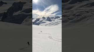 SHORT Traversée de la Vallée Blanche Aiguille du Midi Pointe Helbronner Chamonix ski de randonnée [upl. by Ahsennod956]