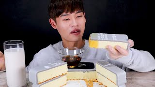 유튜브 실버버튼 케이크 먹방 Youtube Silver Button Cake MuKBang [upl. by Laamaj]