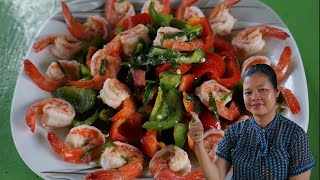 Frying shrimp and bell pepper  Davann cooking [upl. by Ennaegroeg]