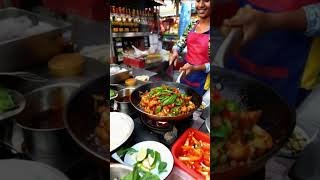 स्पाइसी थाई बेसिल चिकन का खास स्वाद food streetfood [upl. by Perkin]