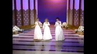 Barbara Mandrell amp the Mandrell Sisters Tom Jones amp RC Bannon 1982 [upl. by Rawley]