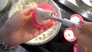 Cupcakes maken basisrecept 12 st [upl. by Rramal]