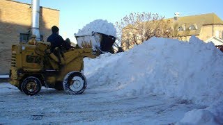 Hough H25 Payloader Moving Snow HA H25B IH International Harvester Loader [upl. by Emsoc654]