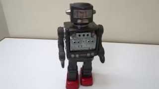 60s HORIKAWA TIN BATTERYOP SWIVEL O MATIC ASTRONAUT SPACE ROBOT WORKS [upl. by Juakn]