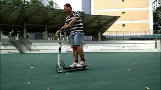 Liow video Xootr Mg kick scooter test ride 试骑滑板车 [upl. by Lednam]