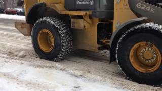 Déneigement Snow removal Montréal Avenue Parc LaFontaine 3 janvier 2017 [upl. by Higgs]