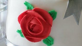 Icing Flowers Frosting Roses  Rosen spritzen Tutorial [upl. by Kramlich]