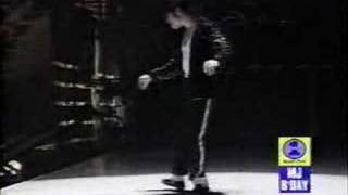 Michael Jackson  MOONWALK AMAZIN LIVE [upl. by Halladba]