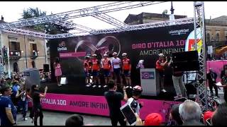 100° Giro dItalia a Pedara tanti applausi per Nibali e la sua squadra [upl. by Inaffyt625]