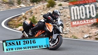 KTM Superduke 1290 GT  grosses sensations au guidon [upl. by Trout]