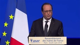 Hollande annonce une diminution quotde moitié de leffort demandé aux communesquot [upl. by Eey83]