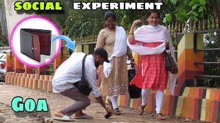 Dropping The Wallet In Public Social Experiment 👀 socialexperiment goa vascodagamaoficial [upl. by Cleve]