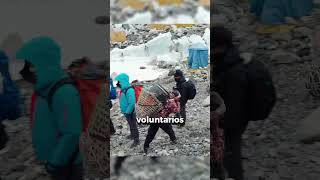 El vertedero en la cima del Monte Everest ⛰️⛰️🗑️🗑️ [upl. by Tome]