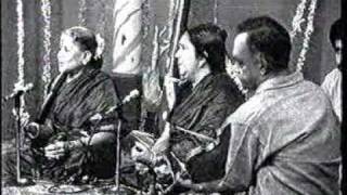 M S Subbulakshmi  Theratheeyakaraada  Gaulipantu  Tyagaraja Swami [upl. by Nosmas133]