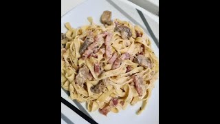 Recette des Tagliatelles à la Crème Fraîche aux Lardons et Champignons [upl. by Htebazileyram]