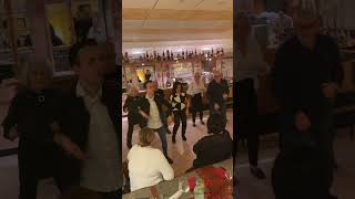 Whoop whoop 🥳 ikoiko linedance flashmob ballidigruppo mybestie [upl. by Tzong]