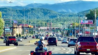 PIGEON FORGE Saturday PreRod Run’s SLOW Weekend Traffic amp Crowd  530PM on September 7 2023 [upl. by Hoffer]