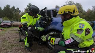 Vehicle Extrication Training Popping doors [upl. by Madonia]