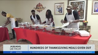 Divine acts of kindness Metro Detroit volunteers rally to provide 1000 Thanksgiving meals [upl. by Marleah]