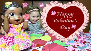 BABY ALIVE makes VALENTINES CARDSAnd Mails them The Lilly and Mommy Show The TOYTASTIC Sisters [upl. by Attem67]