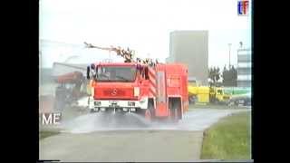 STUTTGART AIRPORT FD  FLUGHAFENFEUERWEHR STUTTGART Crash Tender 1993 3 [upl. by Namus750]