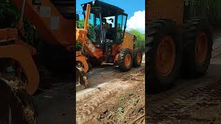 Road clearing expound grader works Equipment amp Operator Channel [upl. by Goetz883]