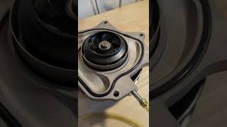 How the Porsche vacuum controlled water pump works [upl. by Yancey]