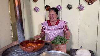 Pollo Con Verdolagas en Chile Rojo De Mi Rancho A Tu Cocina [upl. by Igic190]