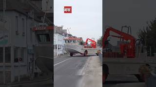 पानी पर चलने वाली बस  water bus [upl. by Harwilll]