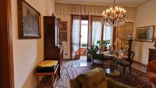 € 299000  Villa unifamiliare con giardino e box [upl. by Brelje]