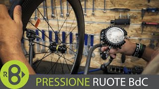 Come calcolare la pressione delle gomme per bici da corsa  Record Bike [upl. by Dieterich344]