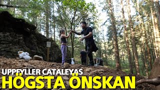 Hittar ovanliga fynd i skogen  VLOGG [upl. by Ansilme]