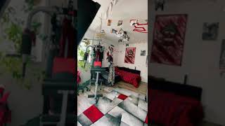 Karten 30 METER weit WERFEN 🤯 shorts tricks [upl. by Fairfield573]