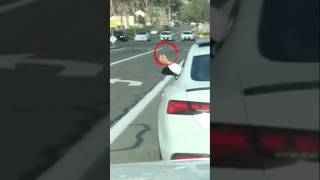 Karma Instantáneo El Conductor del Audi Recibe su Merecido [upl. by Metah383]