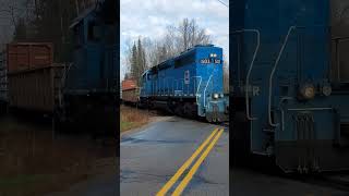 This SD402 Struggles Across Road To Climb This Grade train trains shorts  Jason Asselin [upl. by Akihsan649]