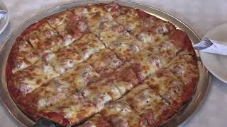 Steve Dolinsky gives his top 3 pizza picks in Chicago [upl. by Anirbes]