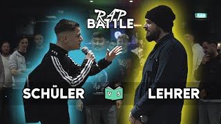 SCHÜLER vs LEHRER RAPBATTLE Klassenbuchdienst 📗 [upl. by Stanislas956]