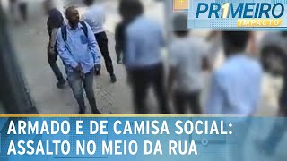 De camisa social e calça criminoso armado surpreende pedestres em SP  Primeiro Impacto 021024 [upl. by Aysab]