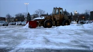 RETRO CAT 930 TRACTOR LOADER PLOWING SNOW [upl. by Moneta]