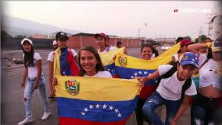 Miles de personas llegan al concierto por Venezuela en Colombia [upl. by Iem]