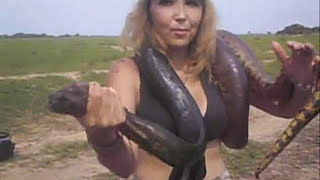 HUDGE ANACONDA vs WOMAN ANACONDA GIGANTE [upl. by Bywaters]