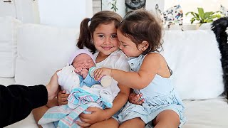 ELLE AND ALAÏA MEET THEIR NEWBORN BROTHER ADORABLE [upl. by Alahs652]