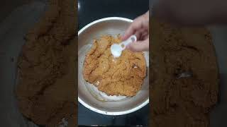 Besan ladoo besanladdurecipe besanladdoo diwalifaralrecipe shortvideo shorts [upl. by Trenna]