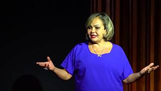 O poder dos contadores de histórias  Edvânia Braz  TEDxGoiânia [upl. by Ayekan508]