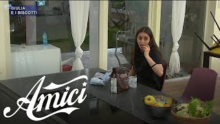 Amici 20  Giulia e i biscotti [upl. by Darrill562]