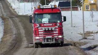 Scania R144 V8 with Graderblade  Hyvlar grusväg med Underbett [upl. by Reiners]