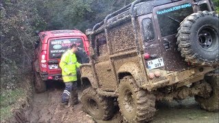 LAND ROVER DEFENDER TDI vs LAND ROVER DISCOVERY TD5 OFFROAD CHALLENGE [upl. by Nylirac376]