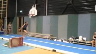 Vivian Hagendoorn arabier salto op airtrack [upl. by Akapol]